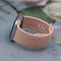 Bracelet en silicone avec motif floral gravé pour Apple Watch Series 11/10/9/8/SE 3/SE (2022)/7/SE/6/5/4/3/2/1 - 42mm/41mm/40mm/38mm - Rose sable